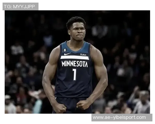 爱德华兹首节火力全开半场高效得分助球队继续进攻展现强大实力